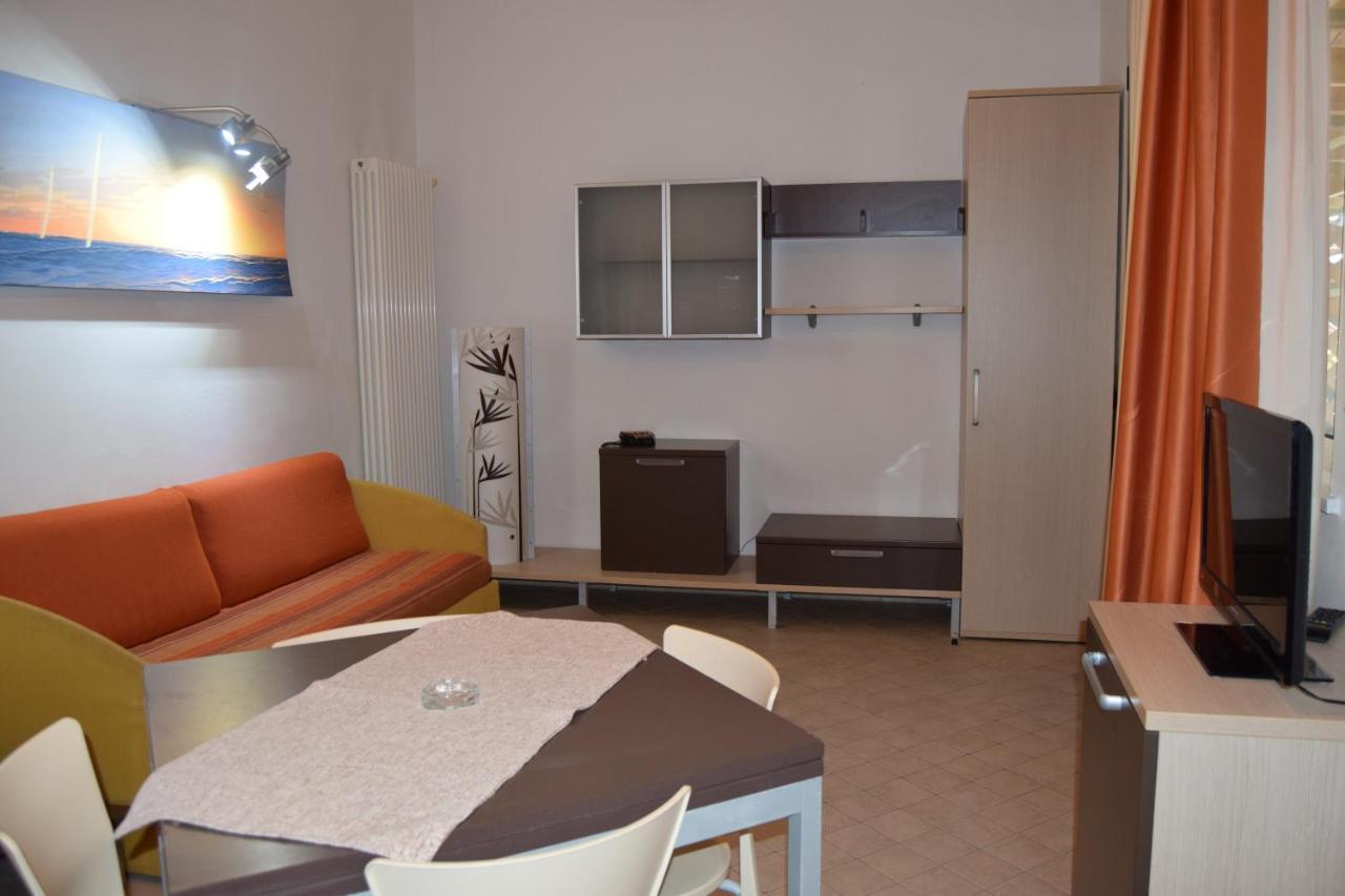 Oasi Del Mare Lejlighedshotel Tirrenia Eksteriør billede
