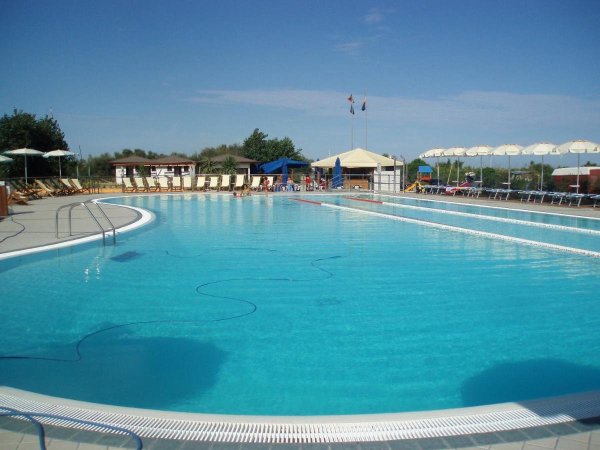 Oasi Del Mare Lejlighedshotel Tirrenia Eksteriør billede